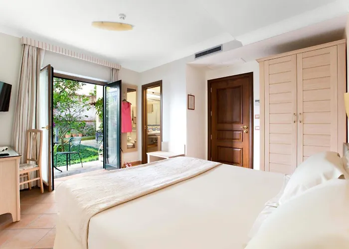 בית הארחה Relais Angiolina 4*