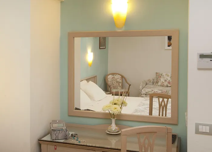 Relais Angiolina בית הארחה 4*