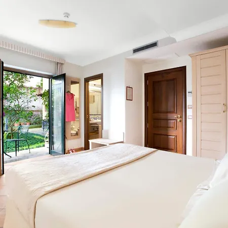 Гостевой дом Relais Angiolina 4*